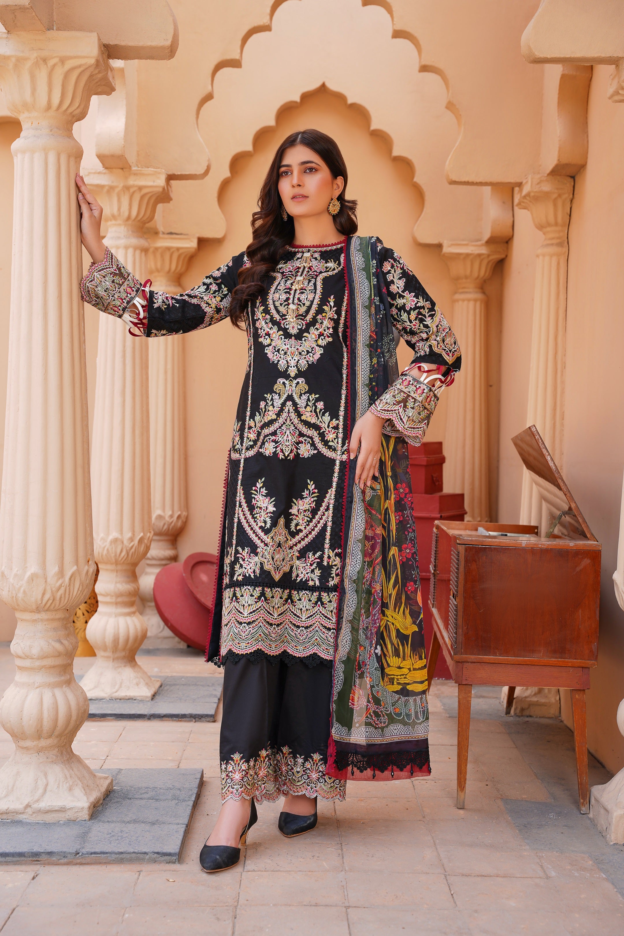 Stitched Luxury Lawn Eid Collection 2024-Mannat