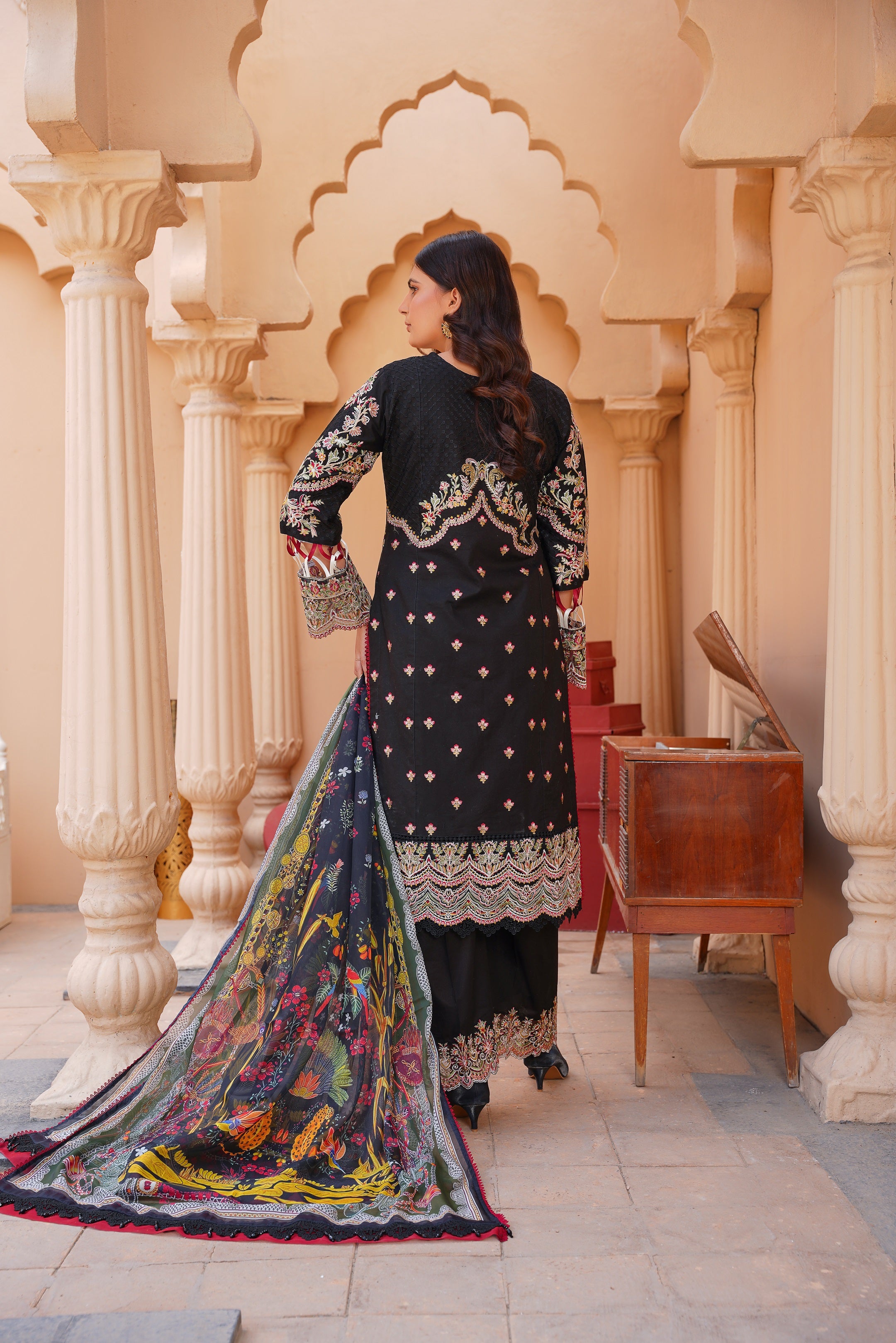 Stitched Luxury Lawn Eid Collection 2024-Mannat